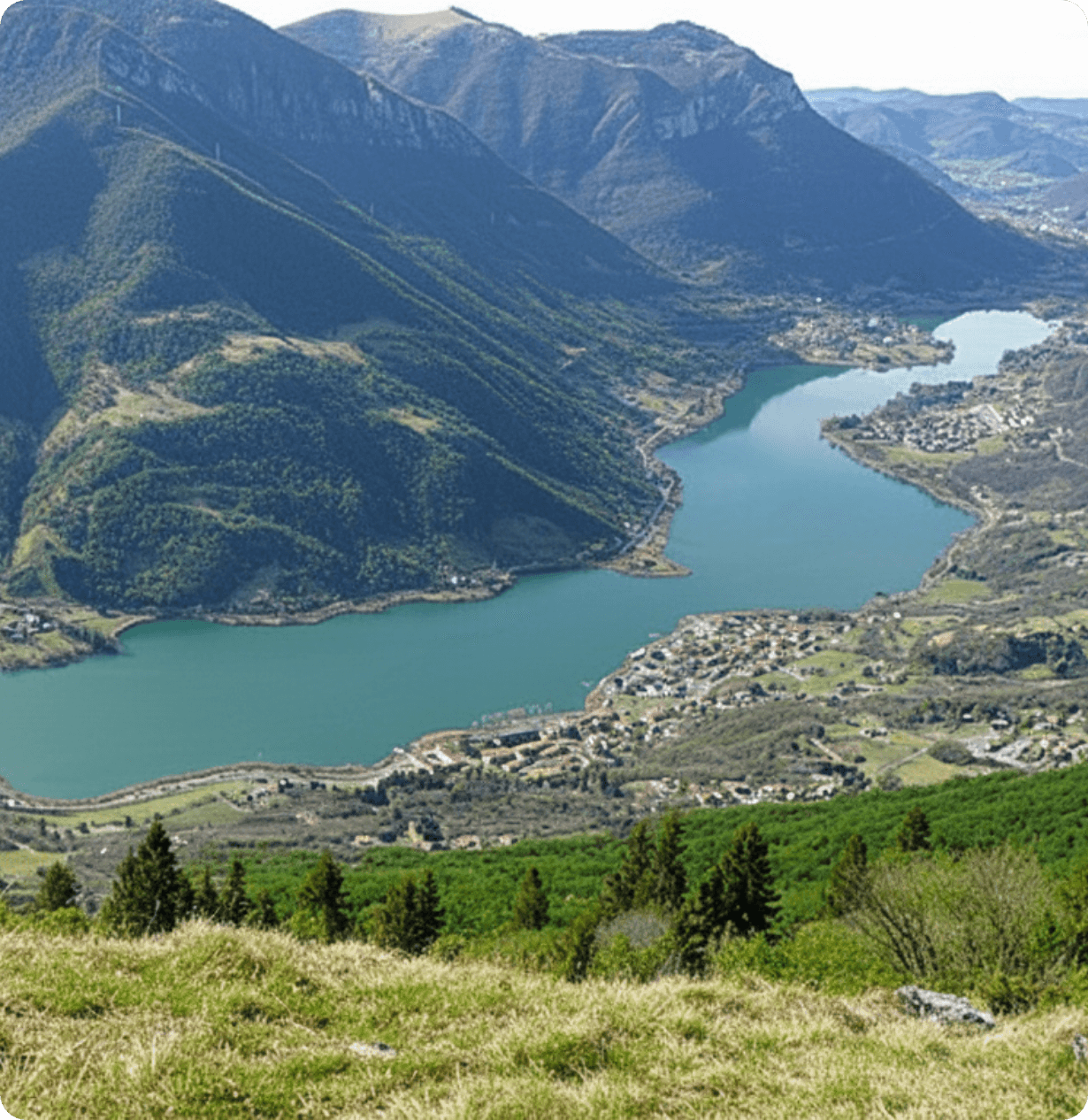 Due laghi e le meraviglie che li avvolgono